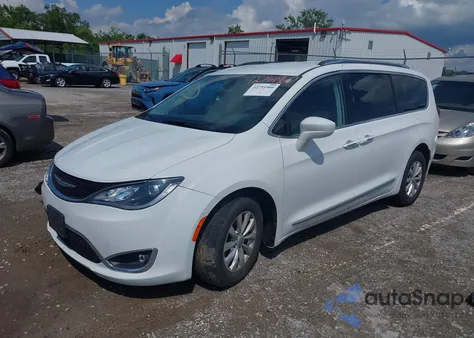 2018 Chrysler Pacifica Touring L z USA, uszkodzony, nr VIN 2C4RC1BG0JR211527